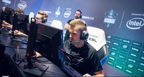 科尔在接受 科尔在接受